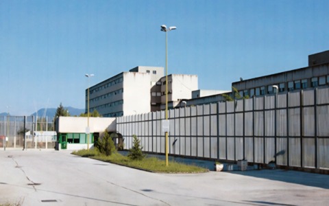 Sorelle ritrovate, nonno e compagno in isolamento: incredulità