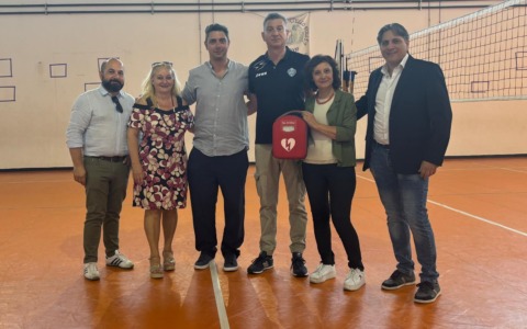 Defibrillatore donato alla scuola di Borgo Montello