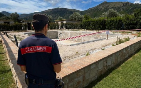 Sequestro di bungalow e piscina abusivi a Monte San Biagio