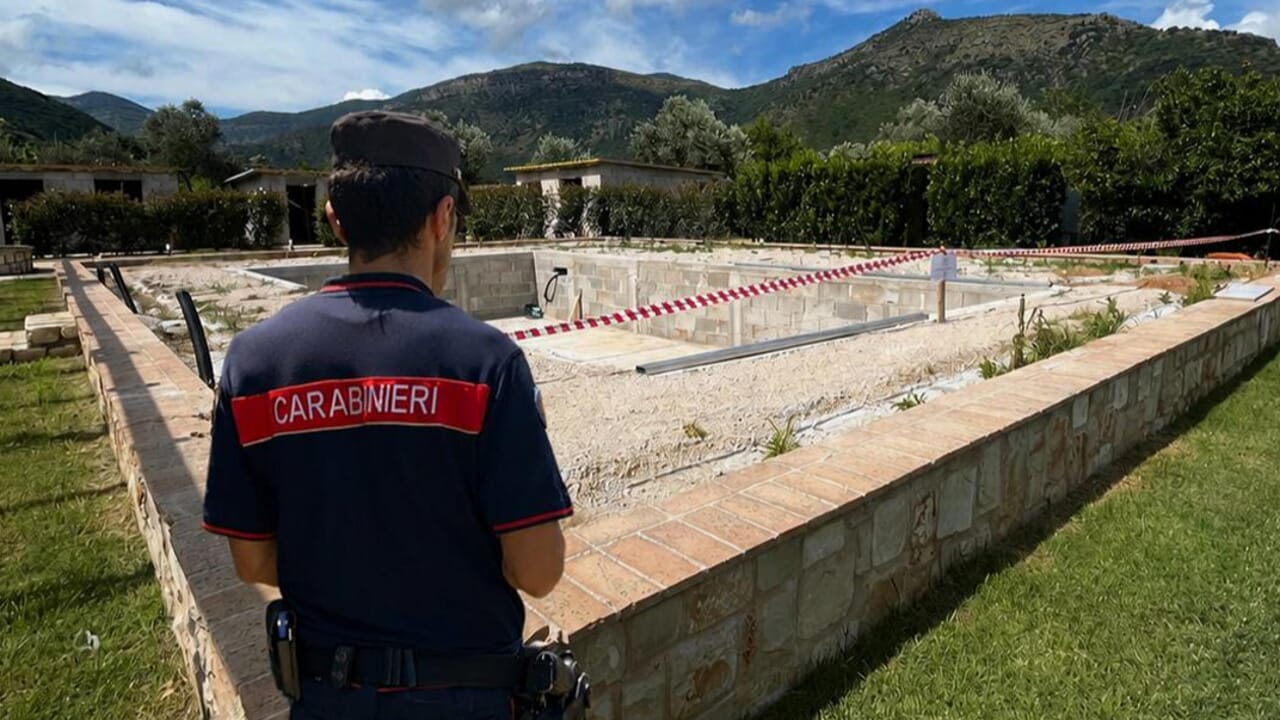 Sequestro di bungalow e piscina abusivi a Monte San Biagio