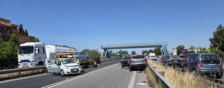 Incidente mortale sulla Pontina, neonata in gravi condizioni