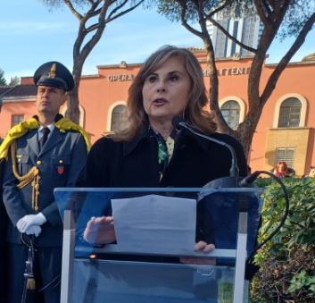 Divieto di circolazione per mezzi pesanti sulla Flacca e Via Appia