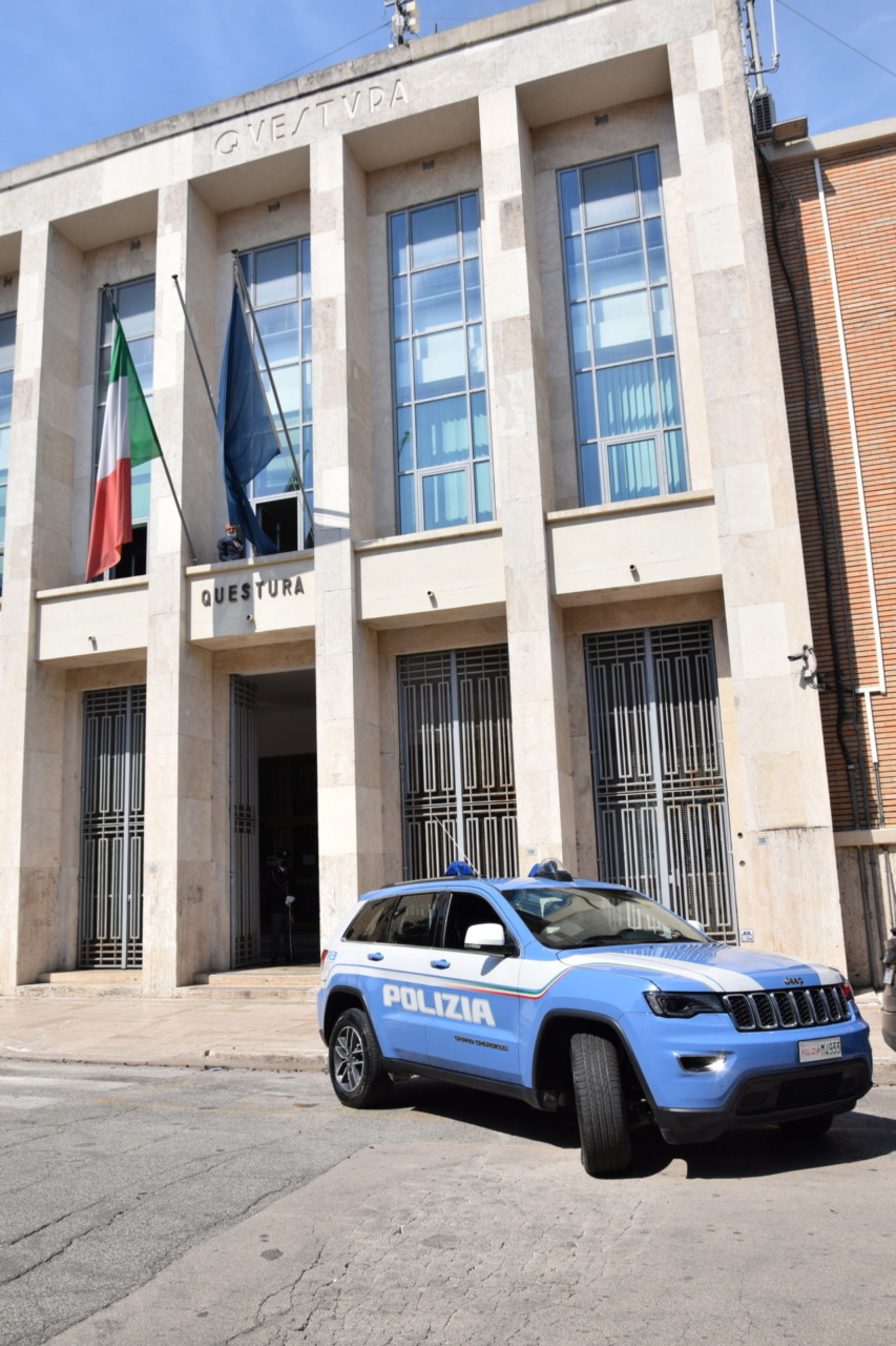 Gambizzato un 47enne sulla Pontina: indagini in corso
