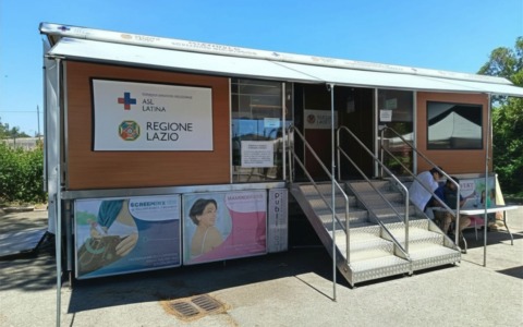 Continua il tour del truck sanitario della Asl Latina