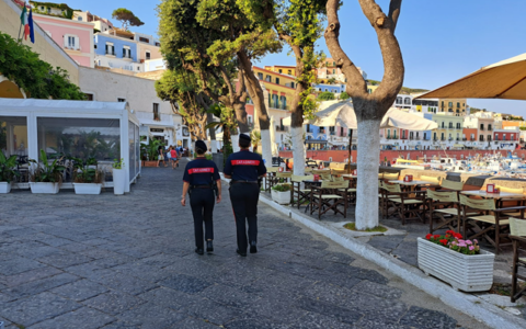 Controlli straordinari dei Carabinieri a Ponza e Ventotene