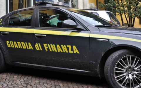 Confisca da 700 mila euro a società di Pomezia per frode IVA