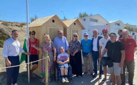 Inaugurata la spiaggia inclusiva “Tutti al mare” a Latina