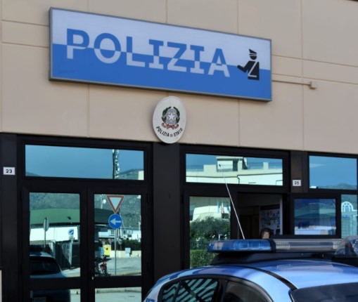 Sospesa la licenza di una barberia per spaccio di hashish