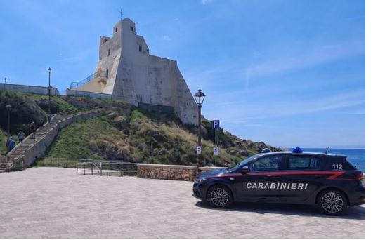 Furto alla fermata dell’autobus: arrestata una 54enne