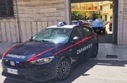 Arrestato 24enne per tentato omicidio e armi mafiose