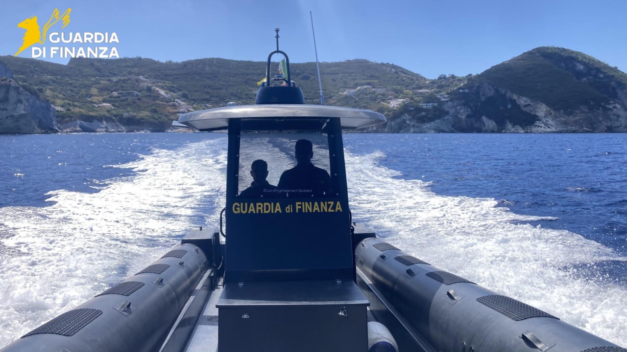 Controlli intensificati in mare: la Guardia di Finanza in azione
