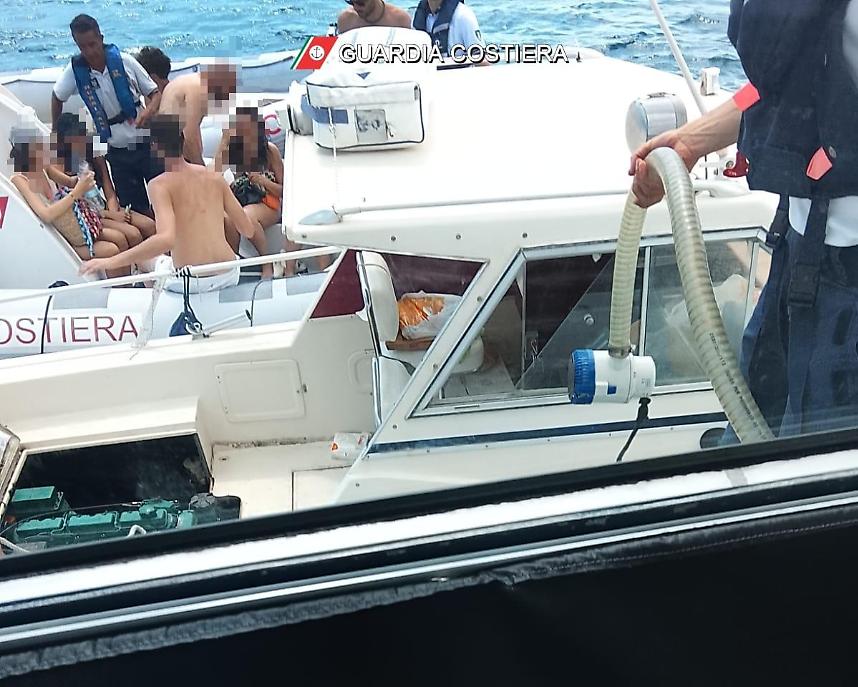 Salvataggio in mare: barca in avaria a Gaeta