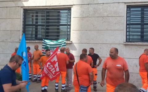 Lavoratori dell’igiene urbana in assemblea a Sabaudia