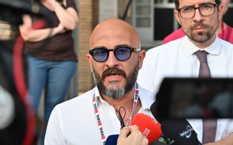 Attacco alle auto degli ispettori del lavoro, la CGIL protesta