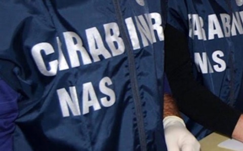 Chiusura di una casa per anziani: irregolarità e muffa