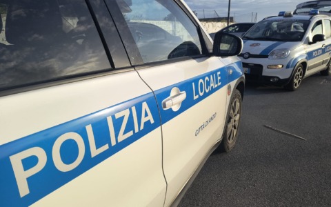 Arrestato per atti sessuali al parco di Cisterna