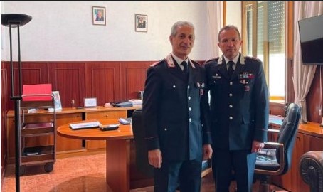 Il Luogotenente Casale saluta i Carabinieri di Latina