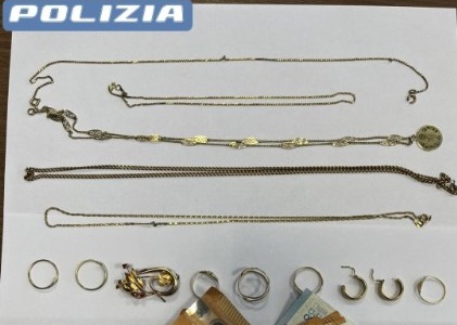Finge di essere poliziotto e truffa un’anziana: arrestato