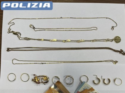 Finge di essere poliziotto e truffa un’anziana: arrestato