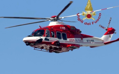 Dodicenne si tuffa e colpisce uno scoglio, elitrasportata a Roma