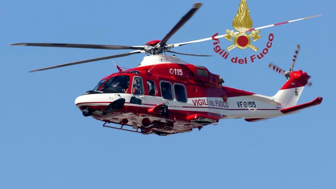 Dodicenne si tuffa e colpisce uno scoglio, elitrasportata a Roma