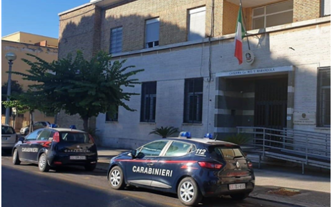 Allontanato da casa per maltrattamenti, 24enne con braccialetto