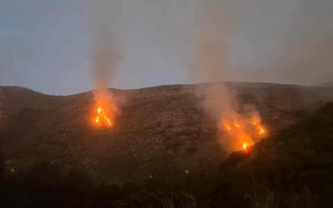 Incendi devastano Sonnino, interventi tempestivi salvano il paese