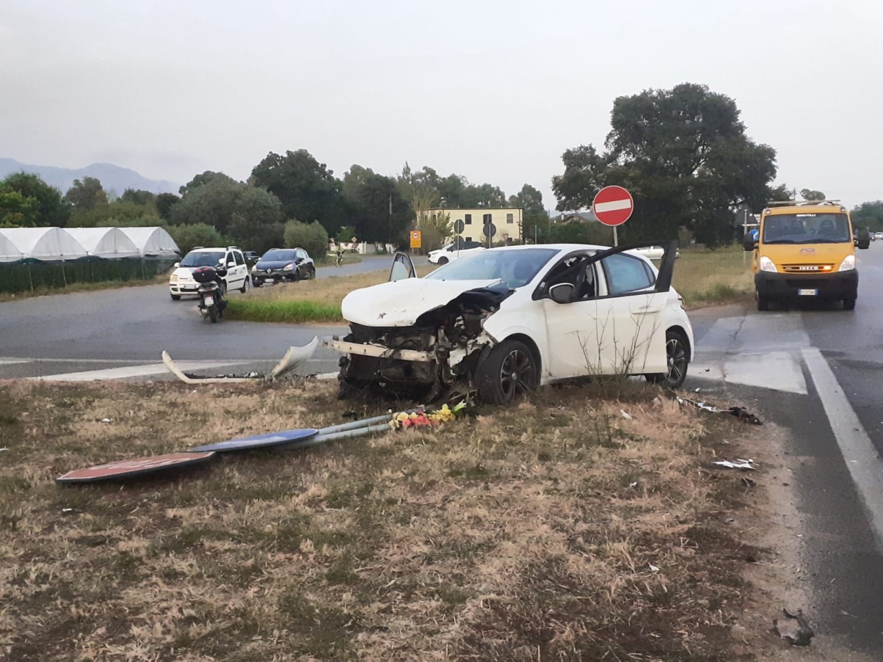 Incidente sulla Pontina: due donne ferite, una grave