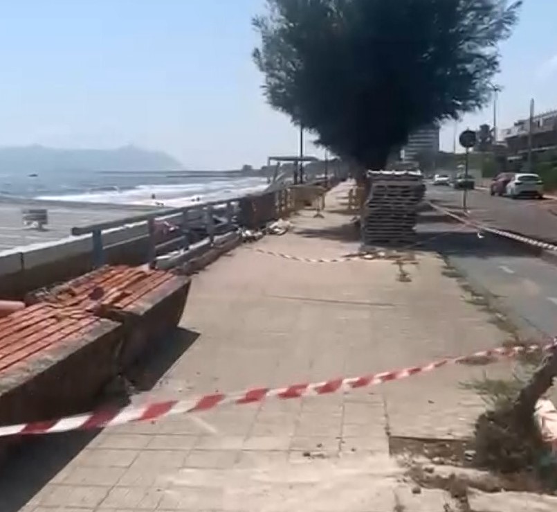 Terracina: mareggiata devasta il litorale, danni gravi