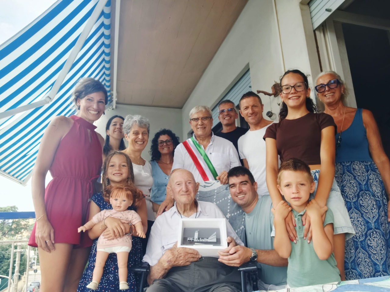 Gino De Marco compie 100 anni: gli auguri del sindaco Mosca