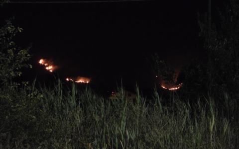 Incendio tra Sermoneta e Sezze, oggi tornano i Canadair