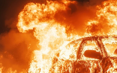 Fossignano, auto incendiata nella notte: indagini in corso