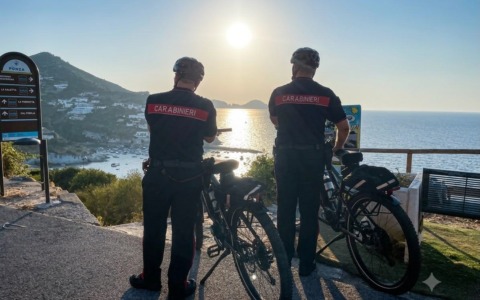 Controlli estivi a Ponza e Ventotene: sei locali sospesi