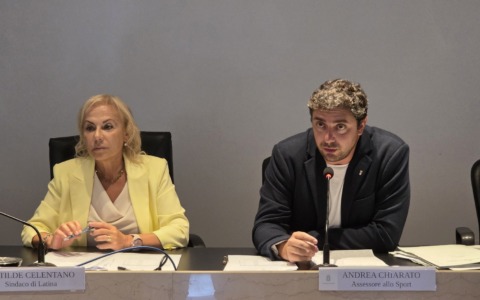 Stadio, Comune: «Trasparenza totale. Dubbi? Si vada in Procura»