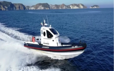 Uomo trovato morto in mare a Punta Papa, indagini a Ponza