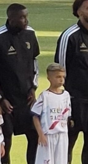 Elia Lauretti in campo con la Juventus nel ricordo del papà