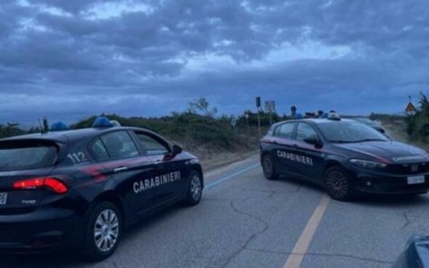 Sabaudia, rubano autoradio da un’auto: due arrestati