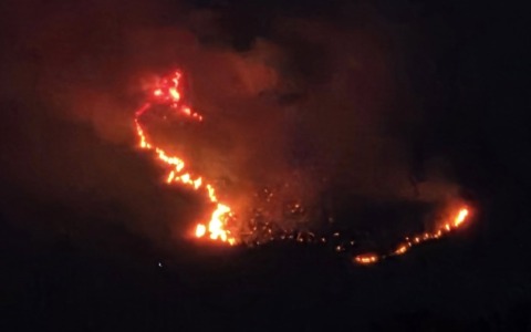 Sermoneta, nuovo rogo sulla montagna: fiamme visibili da lontano