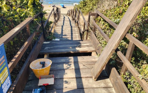 Latina, al via la manutenzione delle passerelle sul lungomare