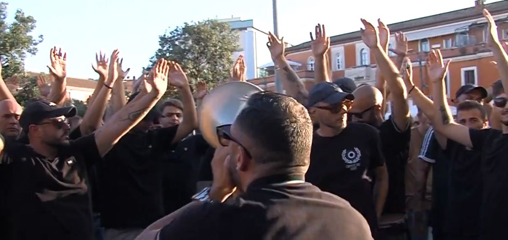 Stadio, i tifosi in piazza: nessun confronto con il Comune / VIDEO