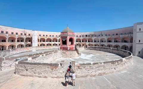 Santo Stefano riapre: visite all’ex Carcere Borbonico