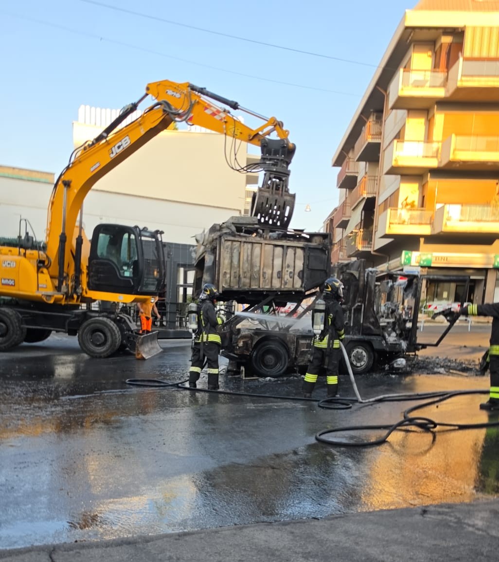 Incendio a un mezzo di Cisterna Ambiente, la FP CGIL interviene