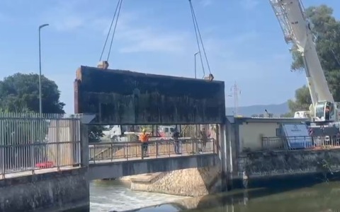 Rimozione della paratoia del fiume Sisto a Terracina