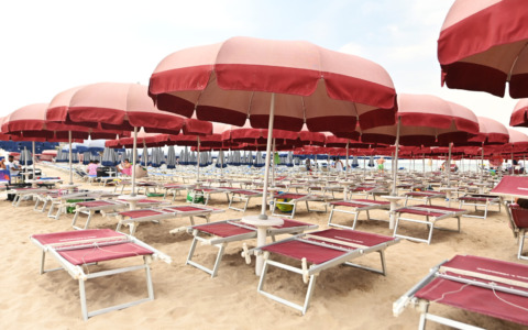 Malore in mare a Ferragosto, due poliziotti soccorrono una giovane