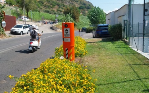Via Appia sud, installati i box per rallentare il traffico