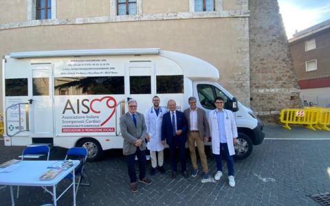 Cisterna, prevenzione cardiaca: successo per il camper AISC