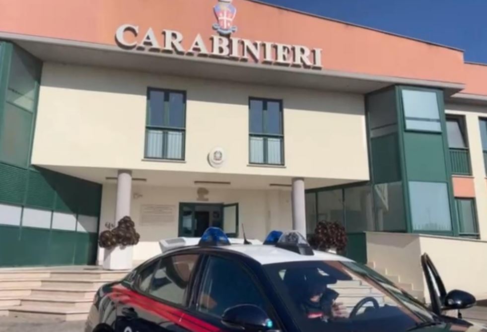 Pedinamenti e minacce alla ex: scatta il braccialetto elettronico