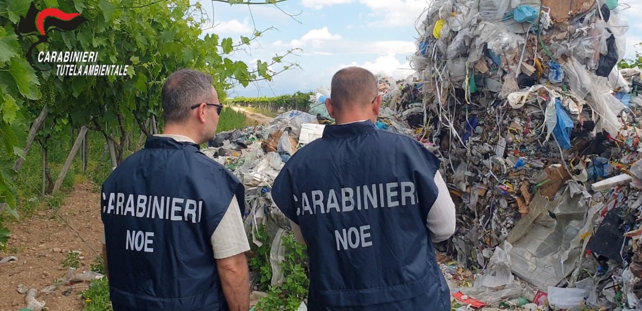 Rifiuti verso Thailandia e Turchia: sequestri anche nel Lazio