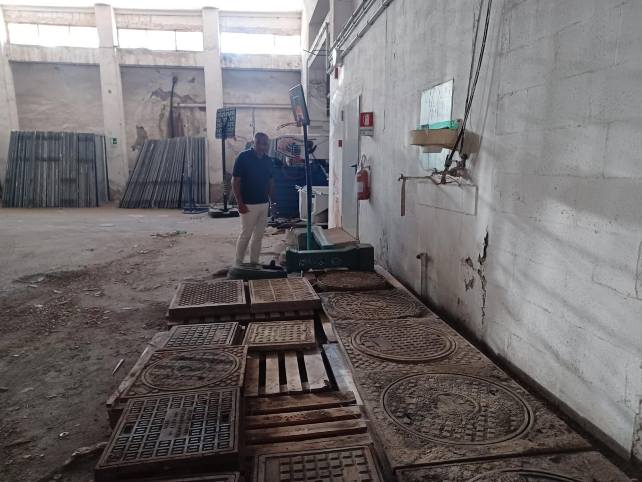 Tombini storici, il sopralluogo di Carnevale al deposito