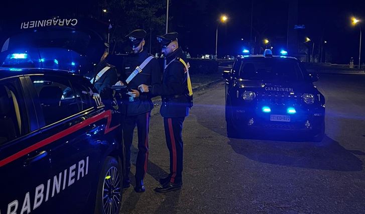 Armi, droga e tentato furto: sei persone denunciate